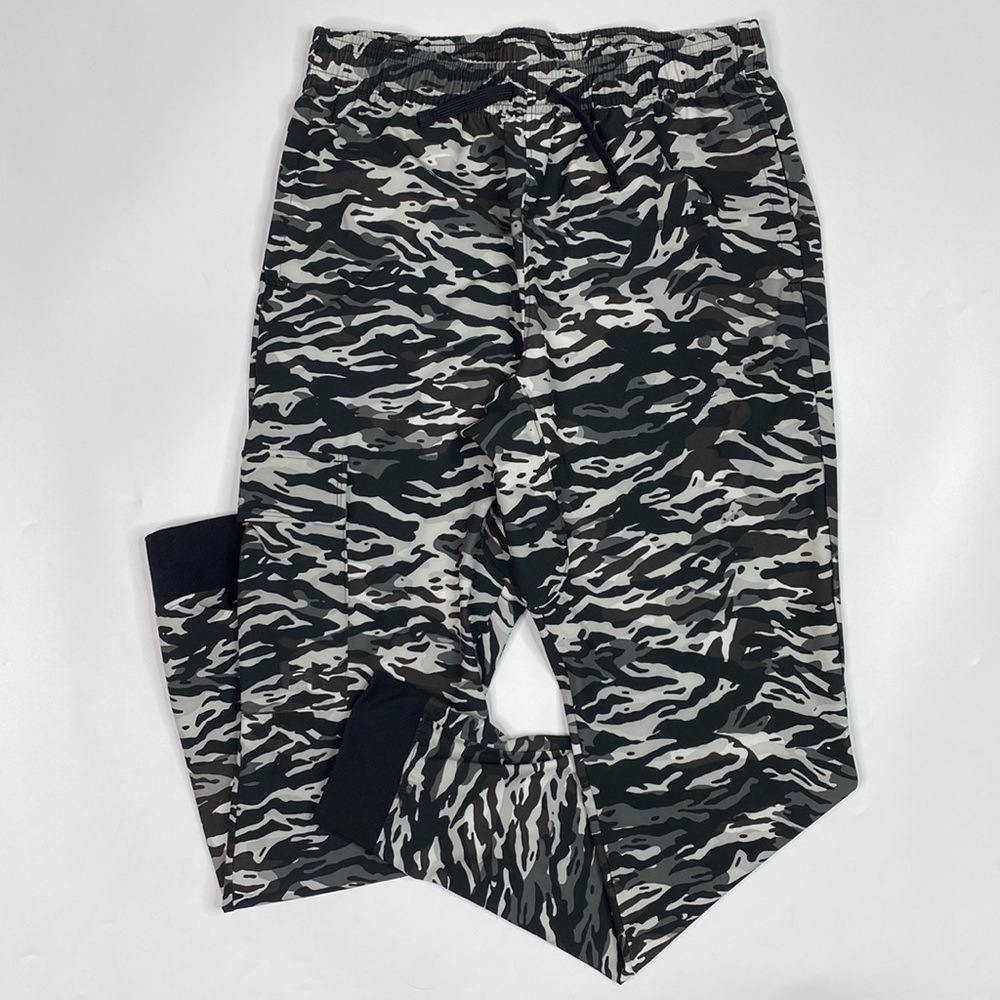 Under Armour Pennant Woven Cargo Camo Printed Jogger Pants Size YXL Boys
